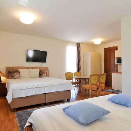 Farkas Apartman Siofok Luaran gambar