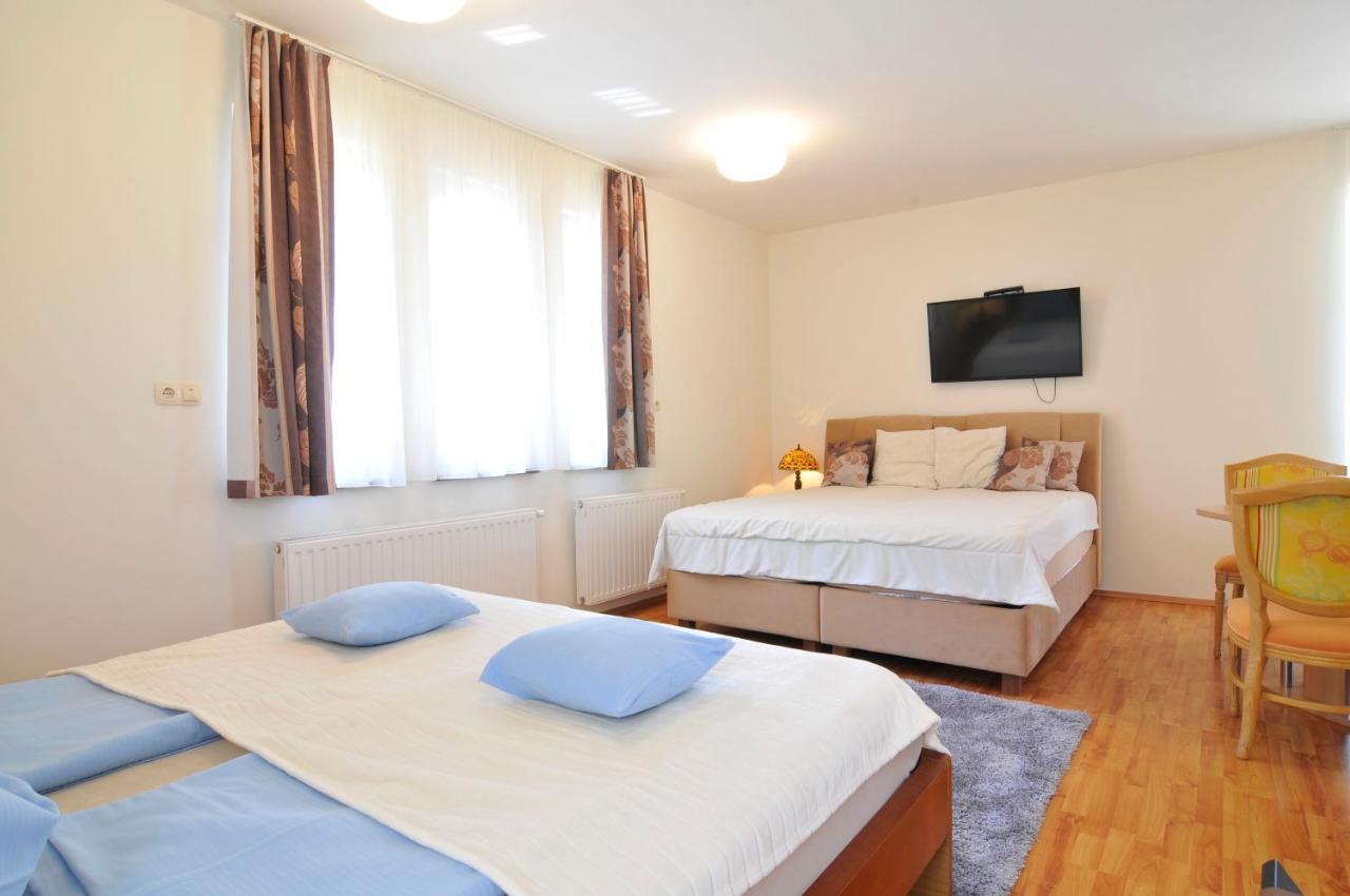 Farkas Apartman Siofok Luaran gambar