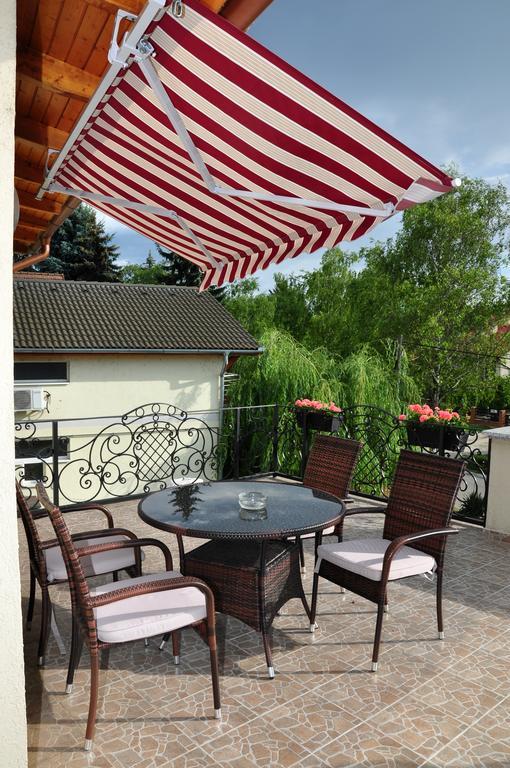 Farkas Apartman Siofok Luaran gambar